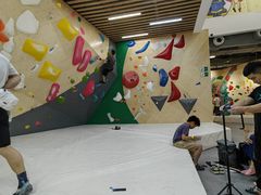 -ROCKPLUS攀岩馆(环宇城店)