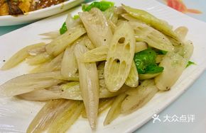 Stir-fried Chicken Neck Stems