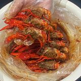 这里有长沙最丰富的小吃，藤椒大闸蟹入味