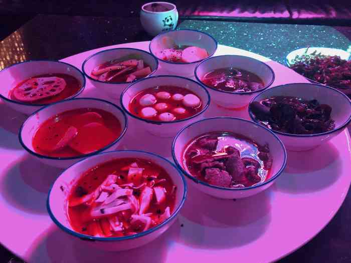 贰麻酒馆(城墙河岸派对店)-"菜品来说都是小吃,正常的麻辣味,吃上比较