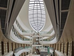 -上海滴水湖皇冠假日酒店