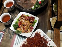 -老房老舍重庆火锅(假日城市店)