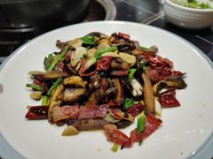 青椒火腿炒牛肝菌-野菌皇海景野生菌火锅(滨海大道店)