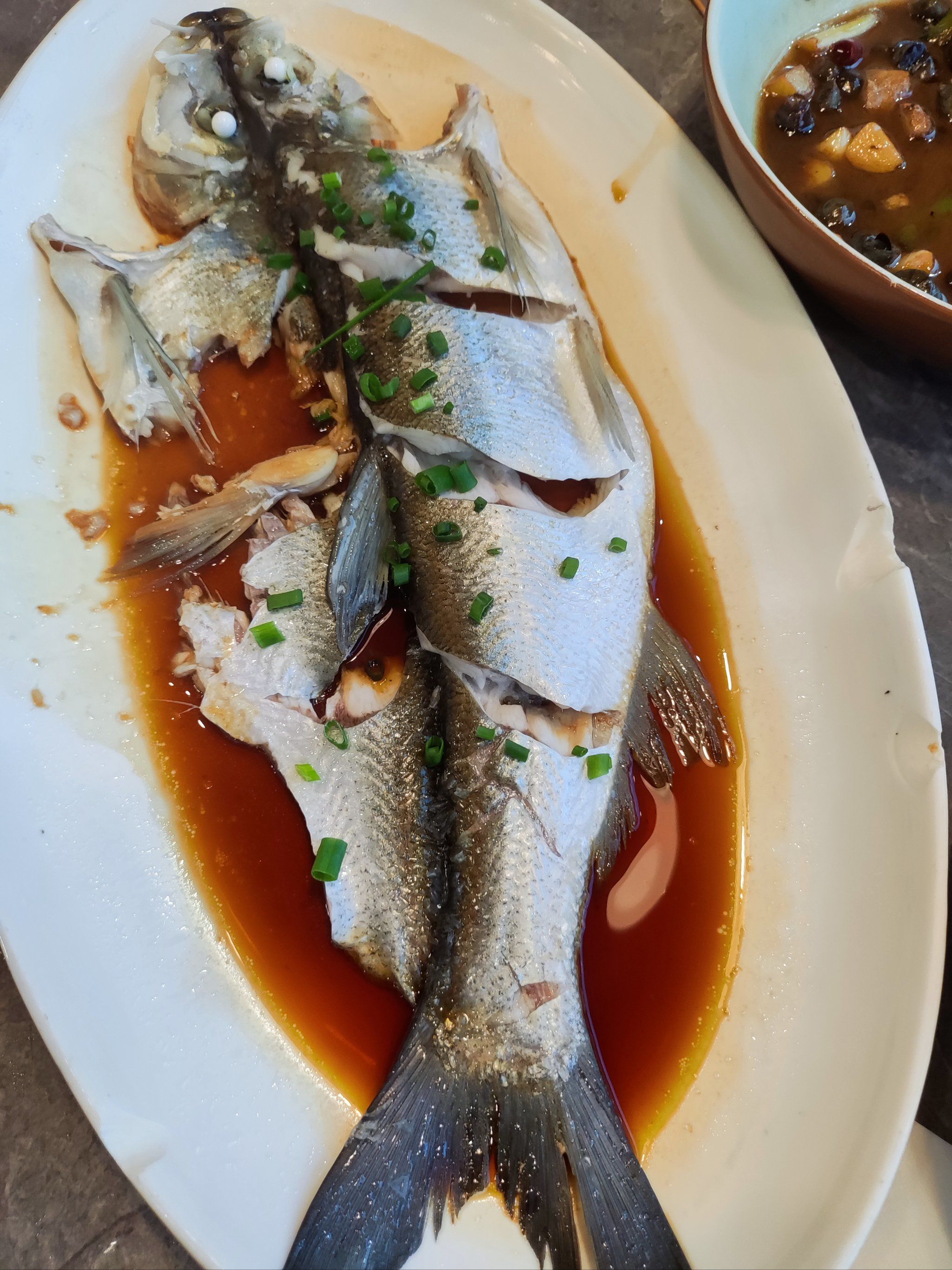 在东钱湖吃青鱼划水已经吃了很多家啦,但是