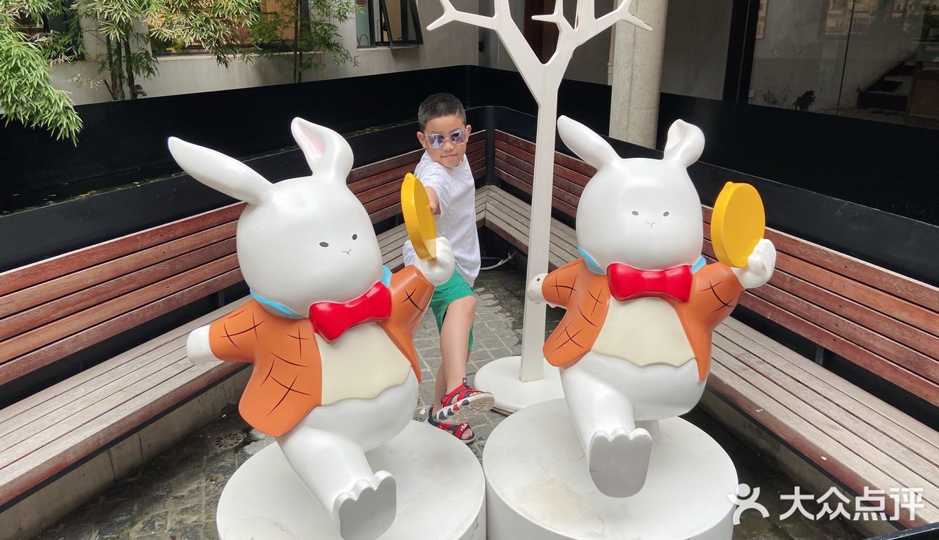 来园区内书店看书遇见《爱情应该有的样子》剧组🎬