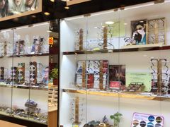 -MiRi眼镜连锁·蔡司·尼康控优点合作店(莘庄店)