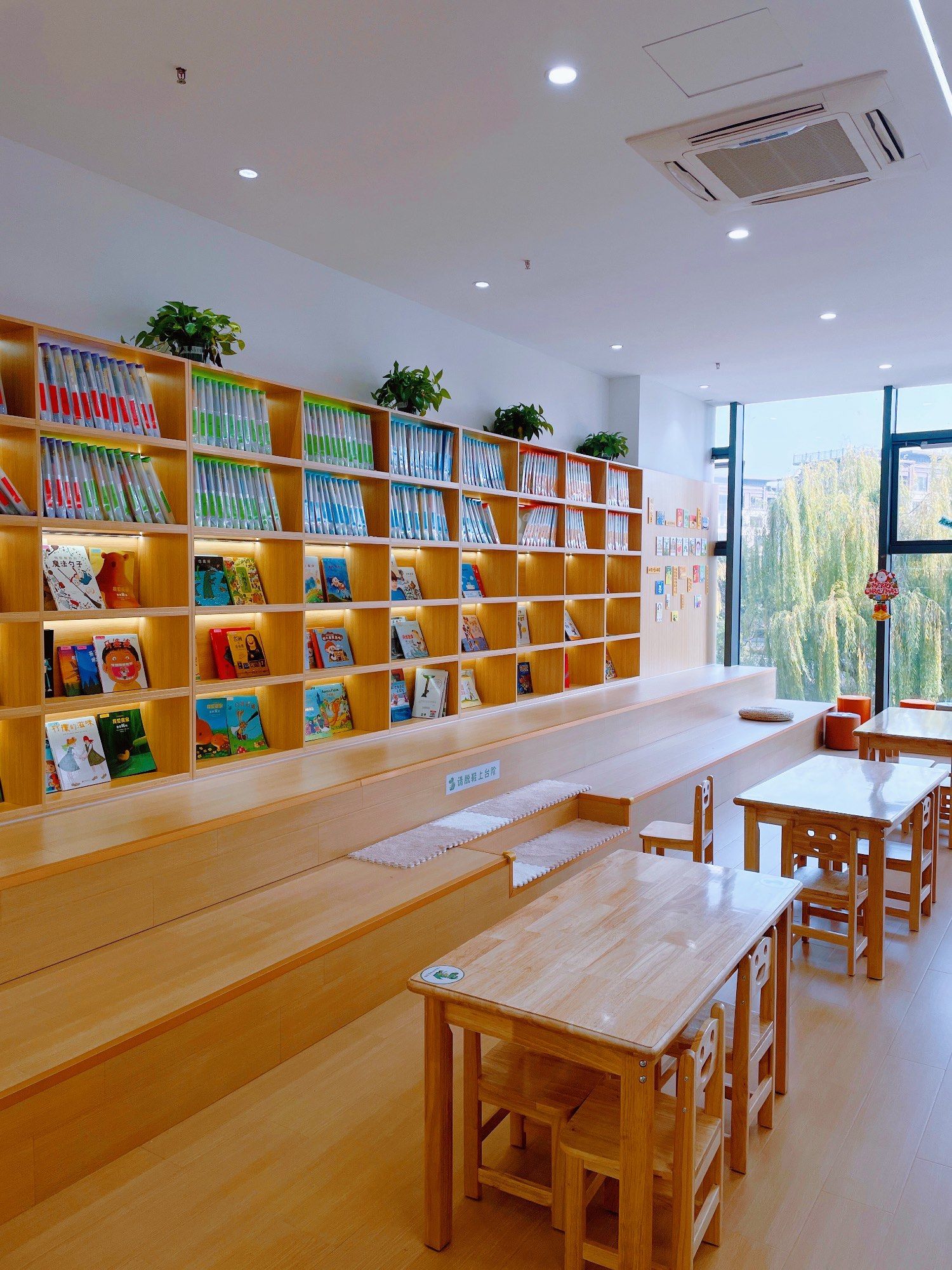 溜娃好去处,小恐龙双语绘本馆