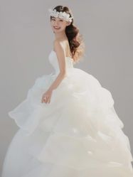 -至臻微拉婚纱摄影