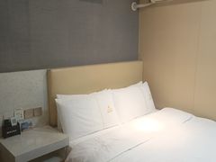 -德全酒店(北京朝阳公园金台路地铁站店)