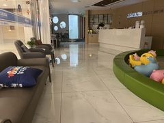 -瑞尔齿科(南京东路名人诊所)