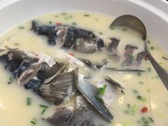 浓汤鱼头-浔味·山屿湖·正宗淳牌全鱼宴老字号