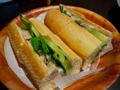 扎肉法棍-大头虾越式风味餐厅(光明广场店)