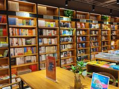 -新华书店(永安路店)