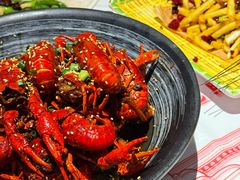 -肥肥虾庄·金牌油焖大虾(汉街SKP店)