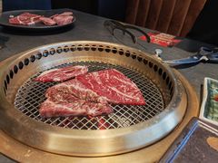 -铭牛烧肉·和牛海鲜自助(高新月牙湖店)