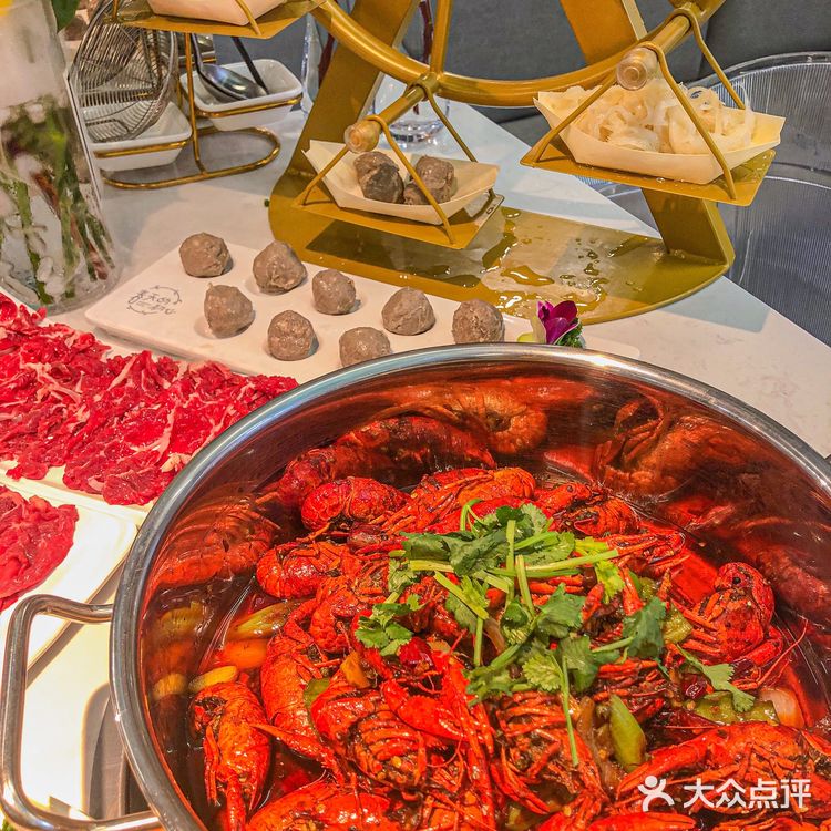 谁说火锅店吃不出浪漫🌹他家超会的好吗‼️