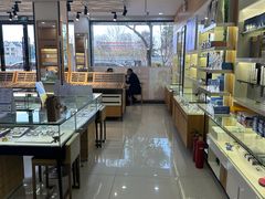 -光明眼镜·蔡司授权(徐泾店)