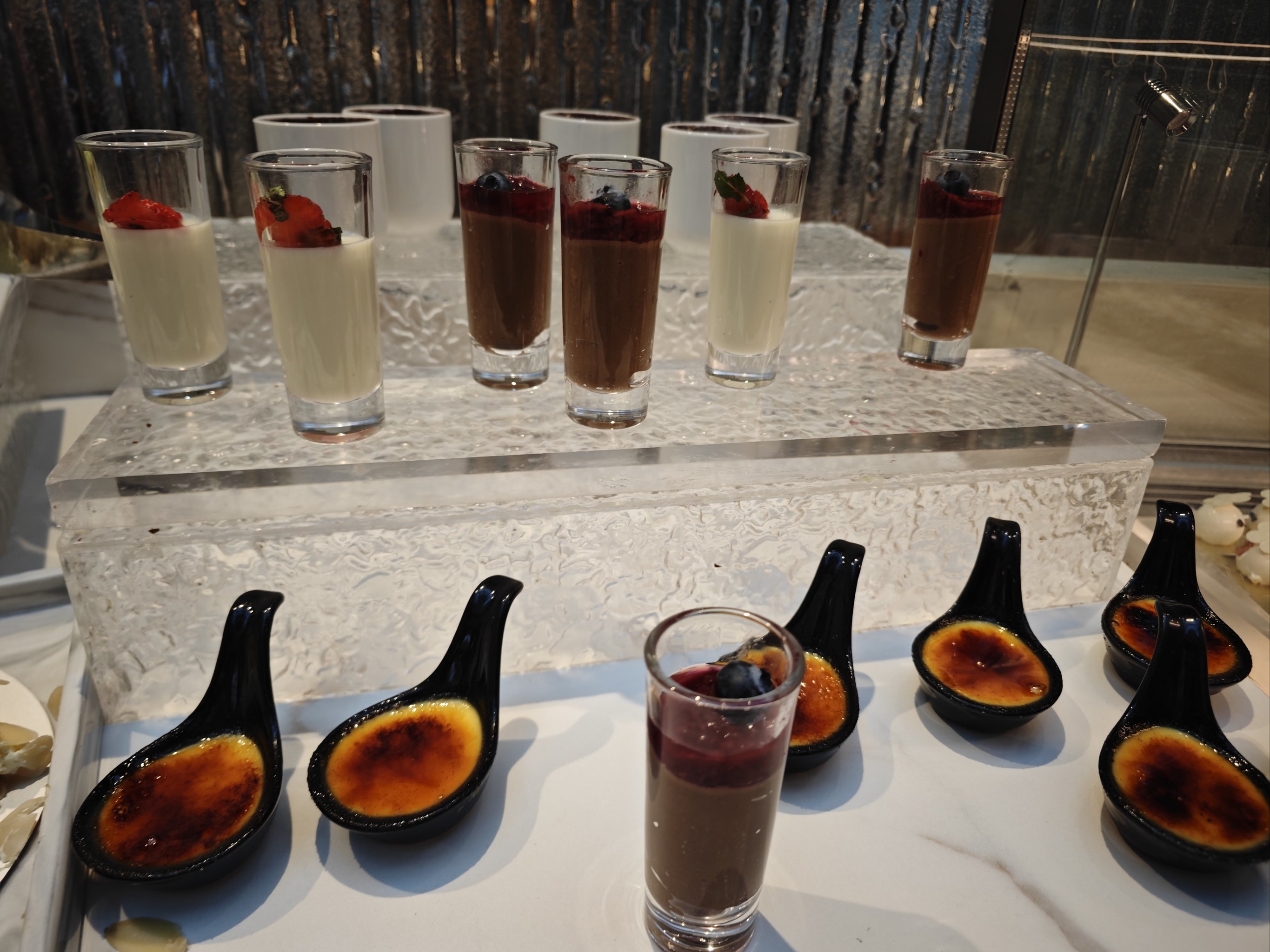 杭州黄龙饭店自助餐厅的小龙虾绝绝子