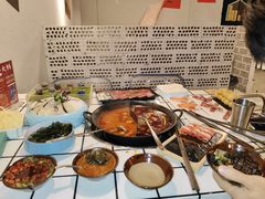 -鹿鸣山草本茶香火锅(园西路店)