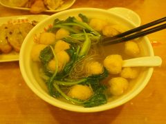 油豆腐粉丝汤-小姜锅贴(凤凰街店)