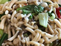 -鑫渔港海鲜本地菜·山海关浑锅(东戴河店)