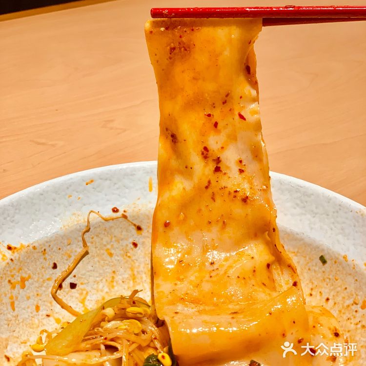 打卡大师兄超正宗西北菜，大碗宽面就来这吃🍜
