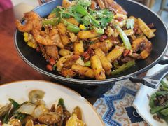 -川流不息·地道川菜·小龙虾(松东路店)