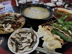 -草墩罗非鱼庄•野生菌•腊排骨(七星街上段店)