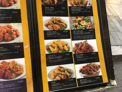 -BHC炸鸡(明洞总店)