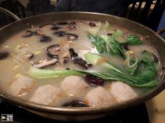 -江湖餐厅–重庆九宫格老火锅