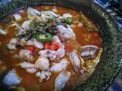 馋嘴跳跳蛙-胡桃里音乐餐厅(陶溪川店)(川湘赣菜·世界百大酒庄直供红酒·音乐表演)