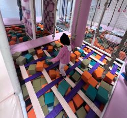 -奈尔宝·儿童乐园·亲子餐厅(华采天地店)