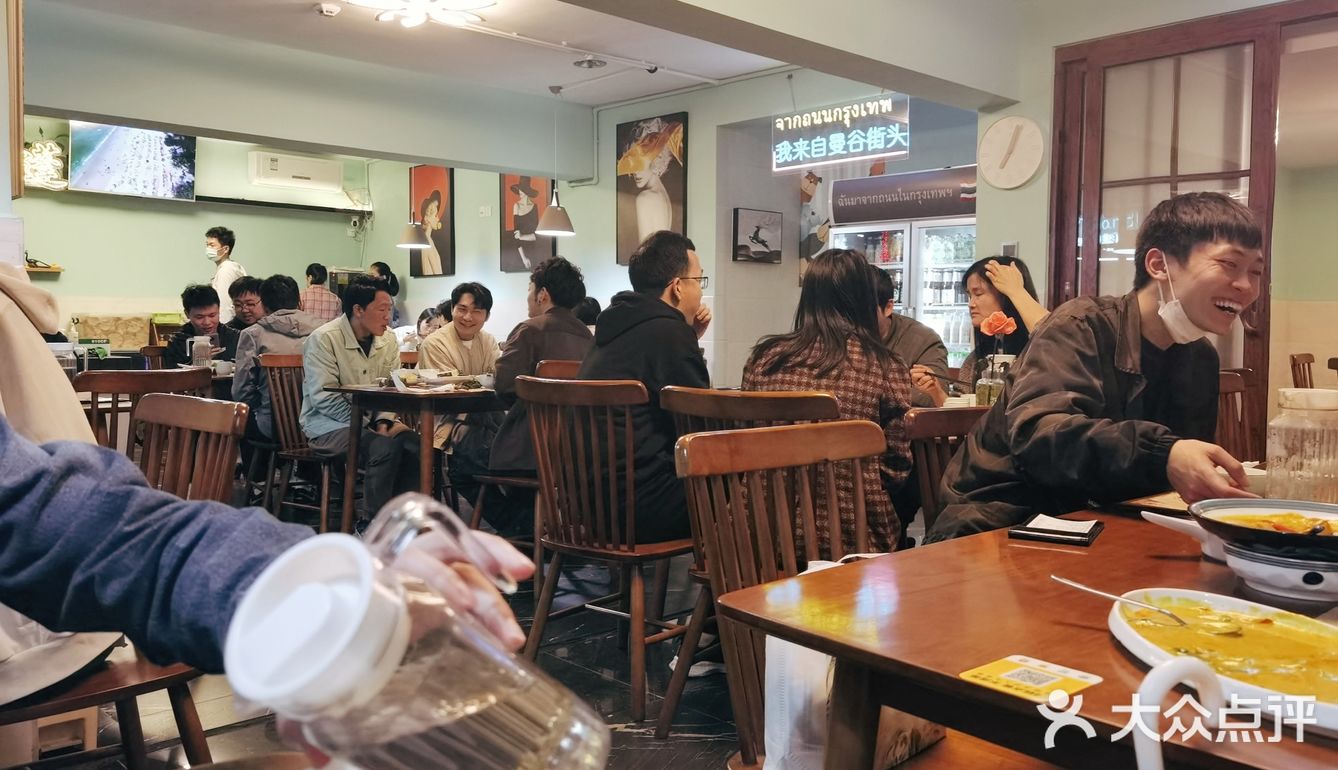 深圳老城区里的泰国大排档