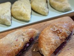 玫瑰鲜花饼-蜗牛的家旅行主题云南菜餐厅.小酒馆(护国寺店)