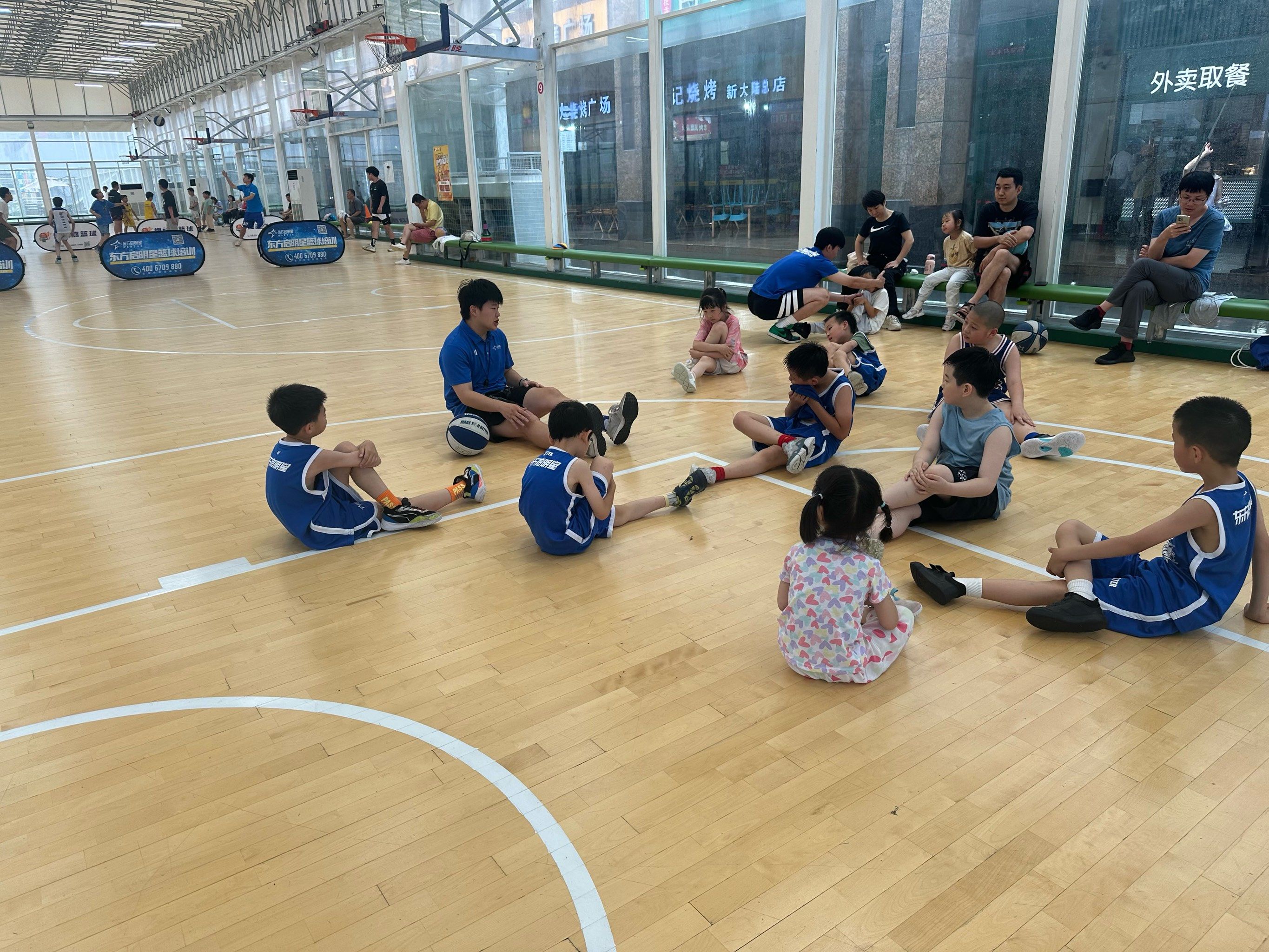 汗水背后的篮球故事