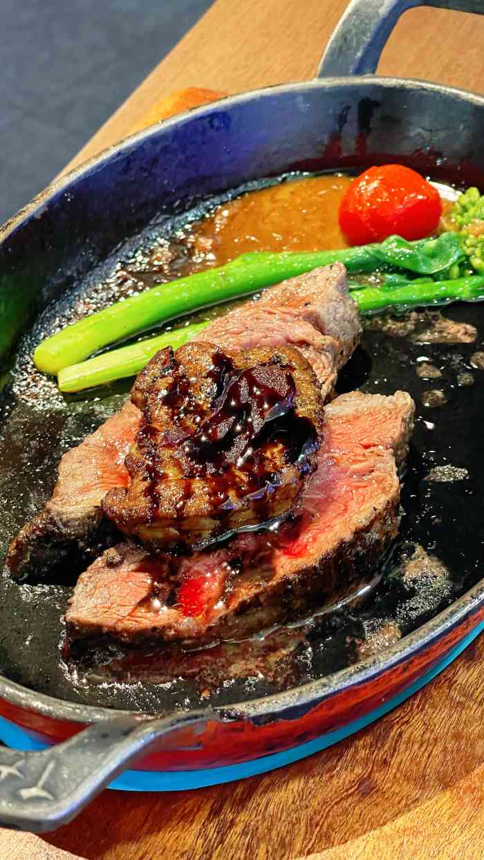 tasty西堤(正佳店)-"环境ok!出品不错,鹅肝好嫩,牛排也煎得.