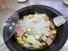 -屯老二农家铁锅炖·行业领军者(梅江店)