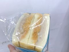 -沁屋面包店(人民东路店)