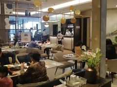 大堂-必胜客(龙之梦购物中心店)