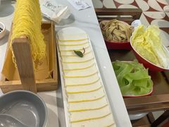 -洪氏嗨捞·广东猪肚鸡·椰子鸡火锅(西咸万象城店)