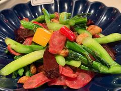 怀旧家乡腊味炒芥兰-誉八仙粤菜(万象天地店)