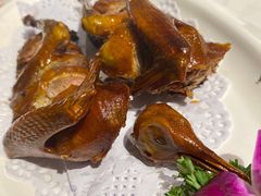 脆皮乳鸽-丰谷小镇