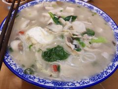 -邱芳粉店(迎宾大道旗舰店)