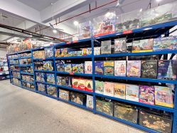 -逝水玩具折扣店