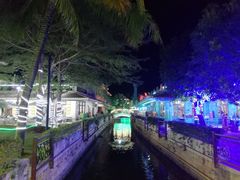 -亚龙湾亚泰商业街