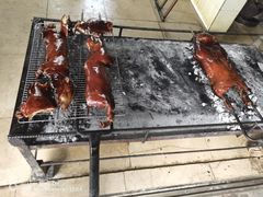 -黄记四更烤乳猪店