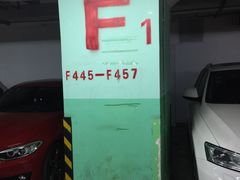 -环球港-停车场