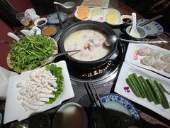 -大匠工房古船木艺术餐厅·猪肚鸡专门店(长白仙岛店)