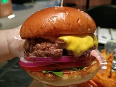 安格斯牛肉培根手工汉堡-Nord Grill&Bar Highland诺德西餐(深圳欢乐海岸店)