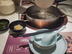 -洪氏嗨捞·猪肚鸡火锅(阳光天地店)